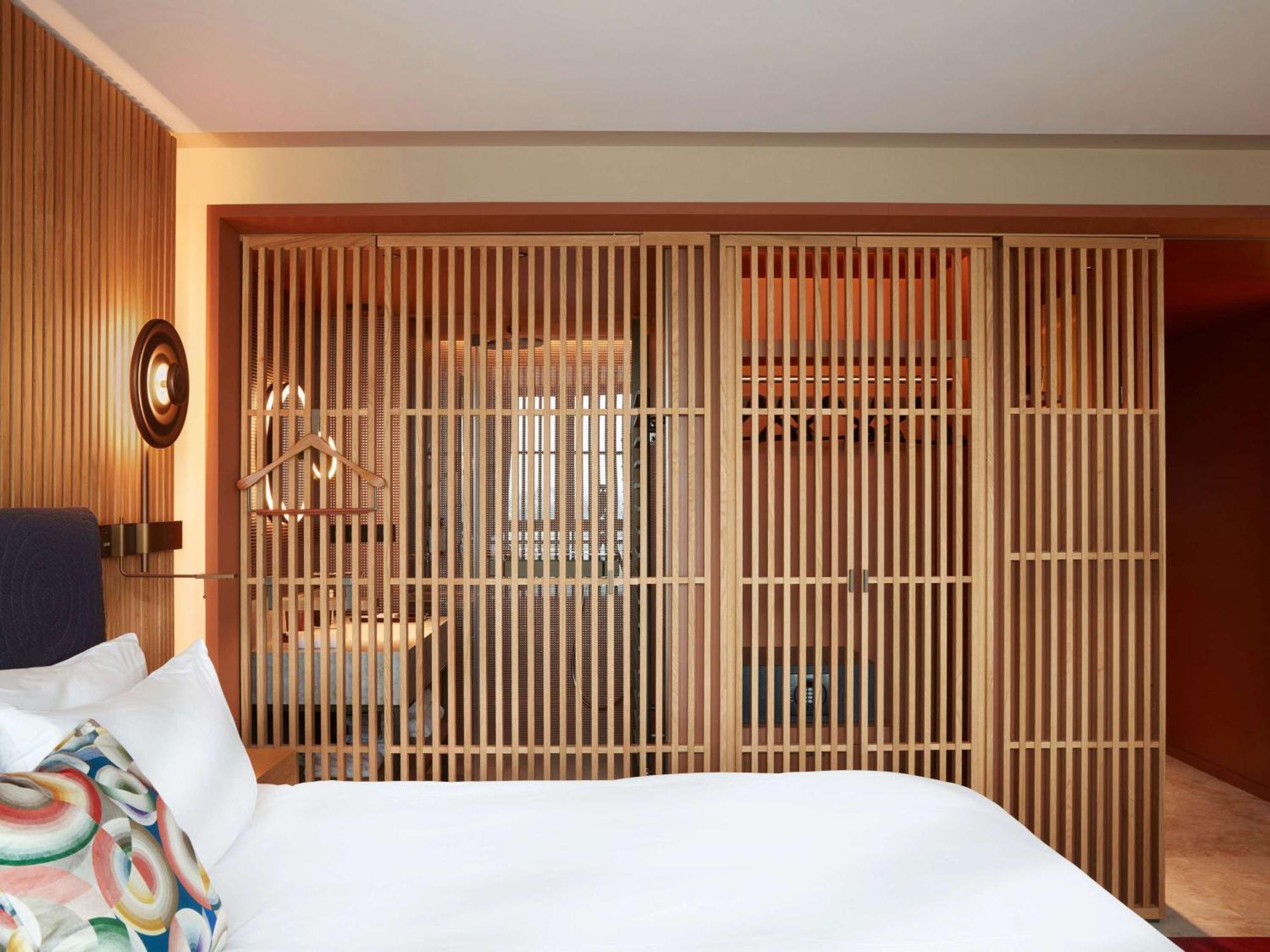 So/ Paris Hotel Eksteriør billede A room at the hotel