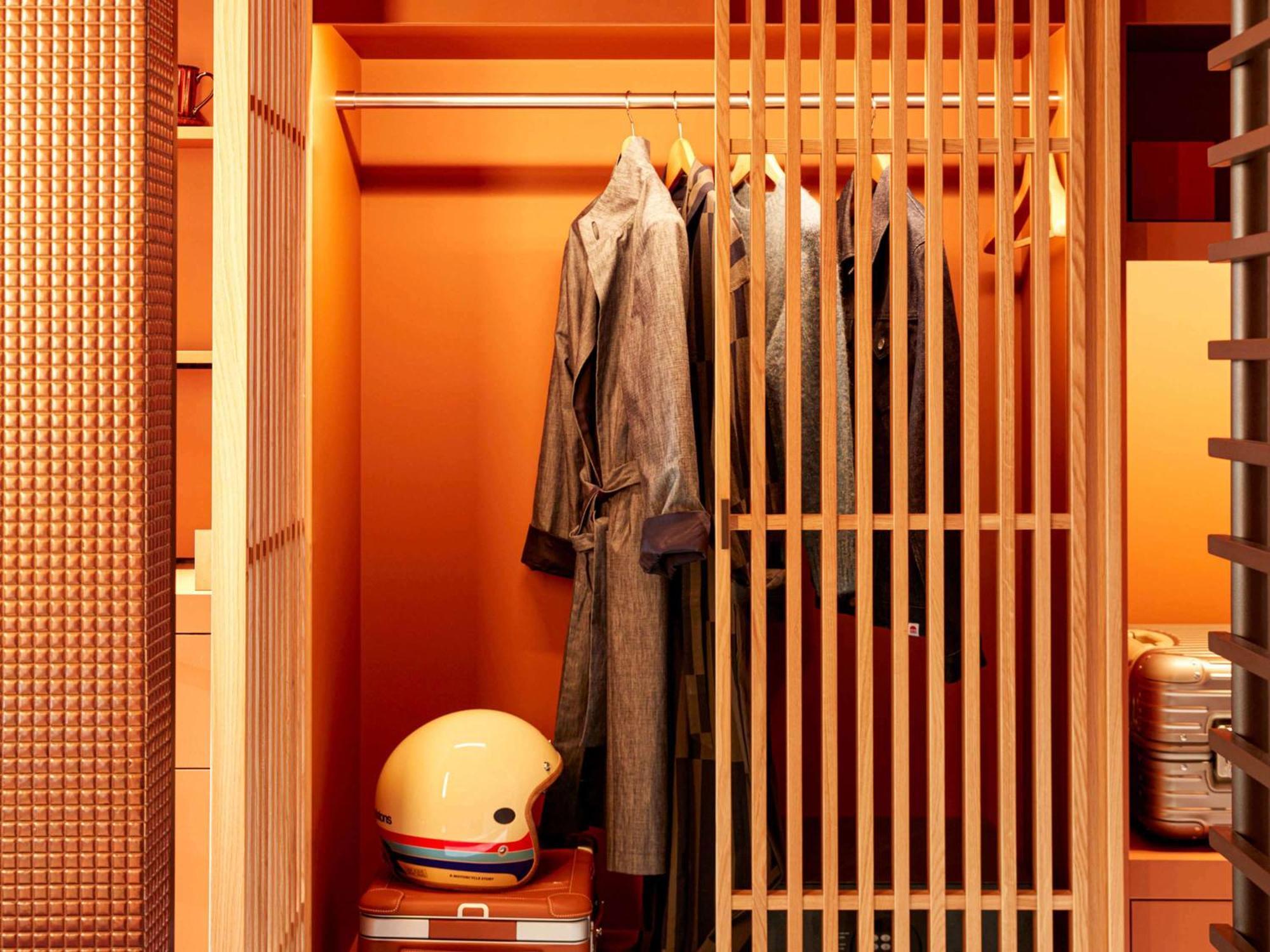 So/ Paris Hotel Eksteriør billede A wardrobe