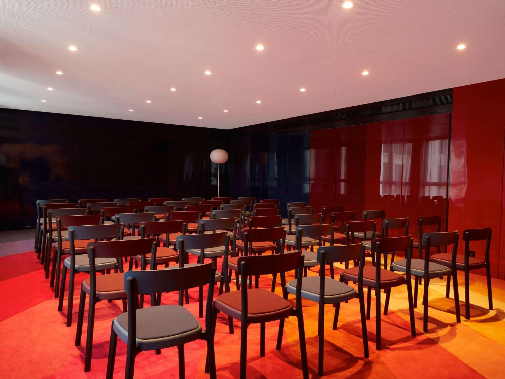 So/ Paris Hotel Eksteriør billede The Red Room
